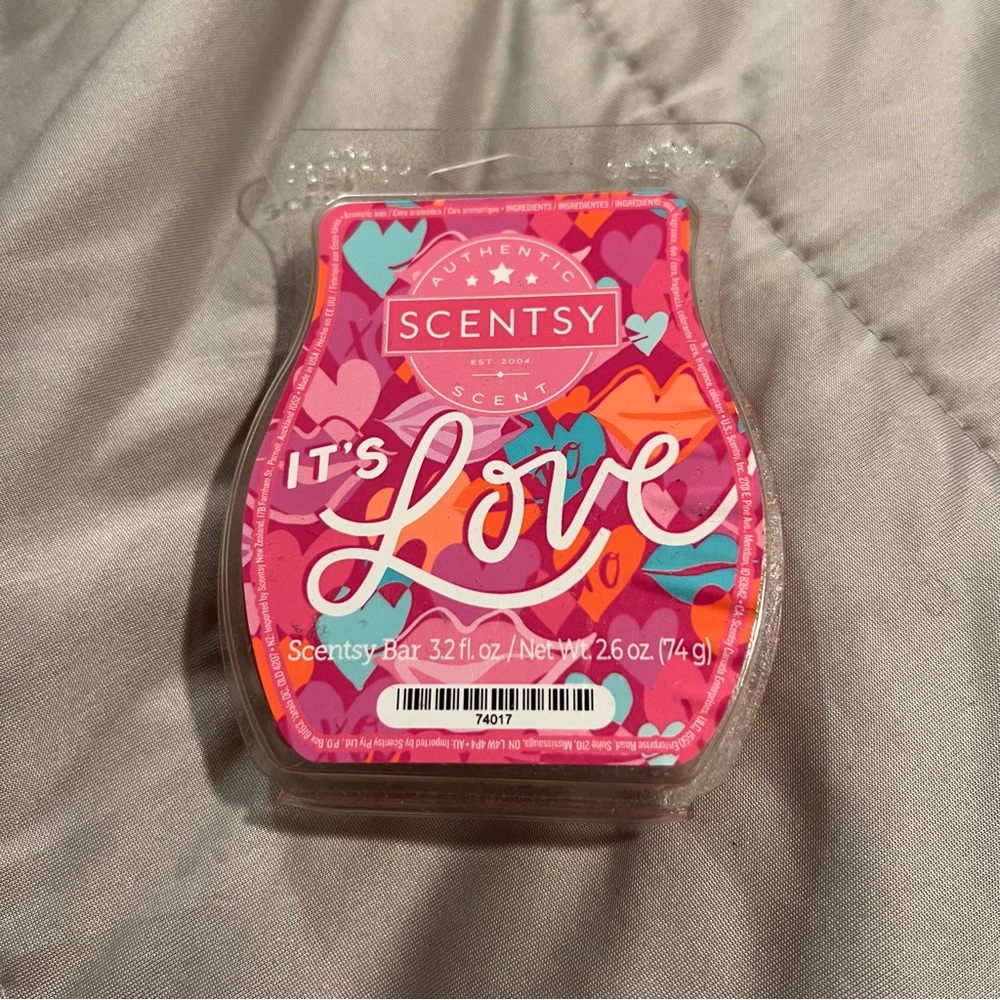 It's Love Scented wax Bar